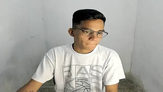 Snapshot of Deivi_colins_23 chatting on October 6, 10:14 pm Deivi colins 23 online show from October 6, 10:14 pm