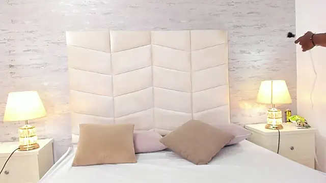 jax black online show from November 6, 7:39 pm