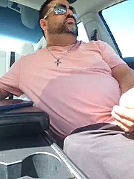 Roddog18 online show from March 25, 9:08 pm