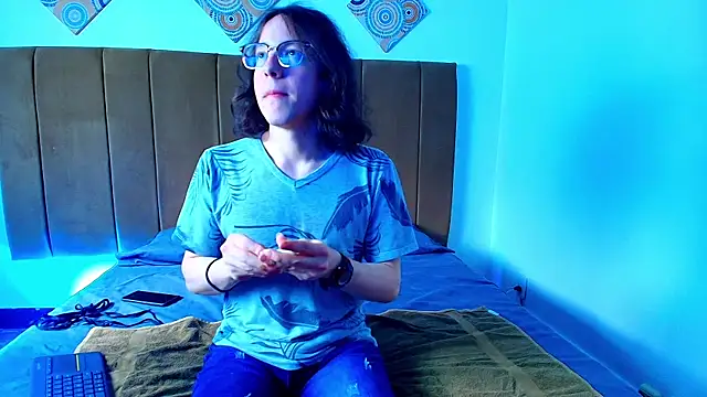 SnowyX  online show from October 20, 7:51 pm