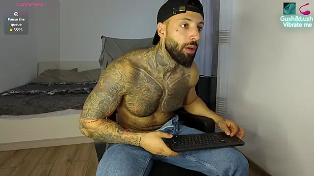 MasculineGuy99 online show from October 18, 7:13 am