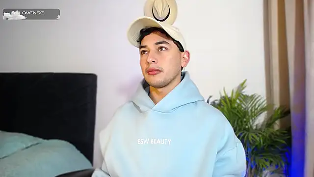 ERIK-VELA online show from October 6, 8:24 pm