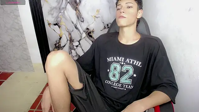 Im david02 online show from December 18, 2:35 pm