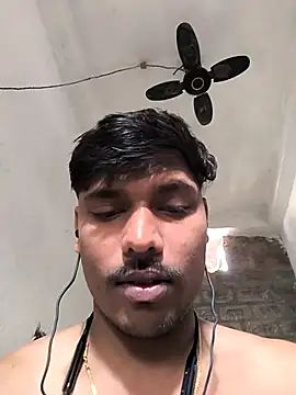 Snapshot of honestbbadboy chatting on October 20, 4:49 am honestbbadboy online show from October 20, 4:49 am