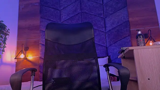 LiamThunder05  online show from November 12, 3:12 am