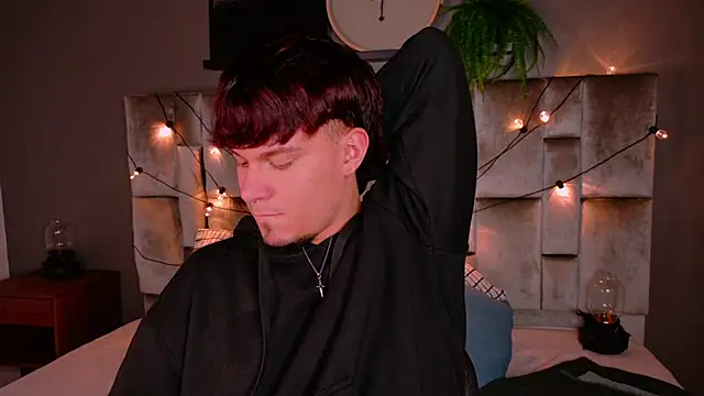 LiamThunder05  online show from November 15, 4:03 am