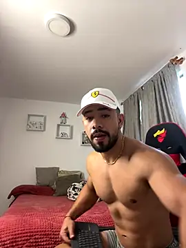 Ezzio Scolaro online show from November 30, 11:56 am