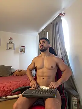 Ezzio Scolaro online show from February 18, 1:53 pm