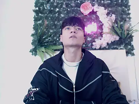 alex russo   online show from October 28, 11:29 pm