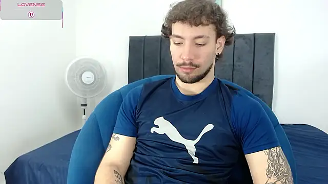 angel kyrozz online show from February 7, 7:19 pm