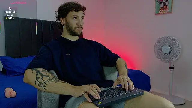 angel kyrozz online show from March 2, 7:10 pm