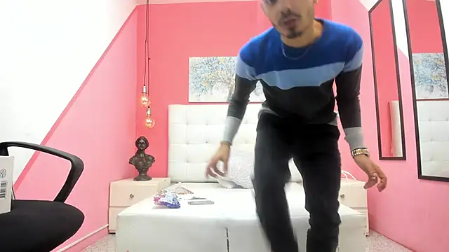 Timothe Evans online show from October 29, 9:29 pm