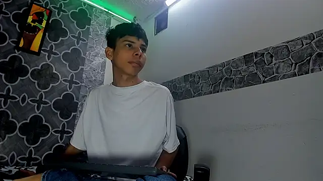 sexyboys cutex18 online show from February 7, 8:58 pm