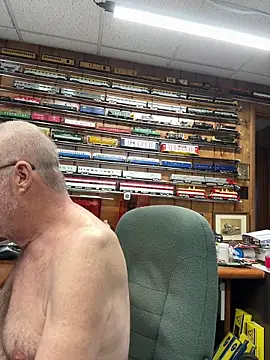 Jcaspen online show from April 1, 1:41 pm