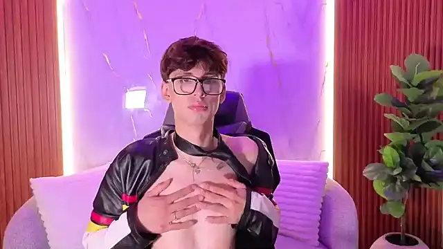 demianmoon online show from October 7, 3:38 pm