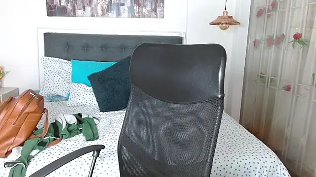 andresnoir  online show from January 16, 2:53 pm