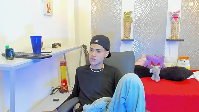 JacobBlackwell  online show from December 4, 8:27 pm