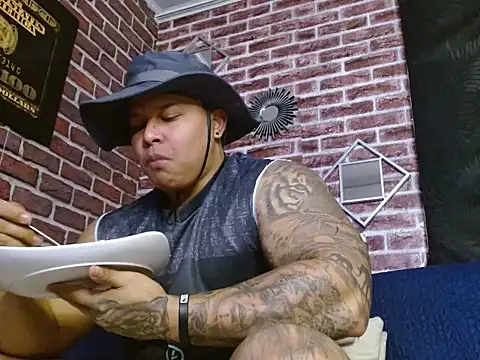 jordan bigcock  online show from October 8, 1:43 am