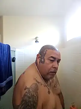 B1GLO online show from February 21, 4:30 pm