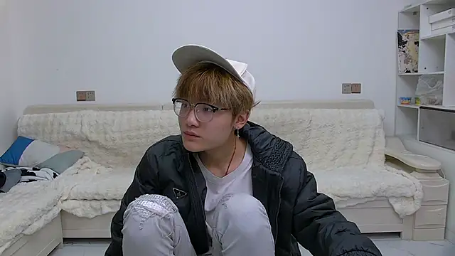 KK-cuteboy online show from February 24, 10:49 am