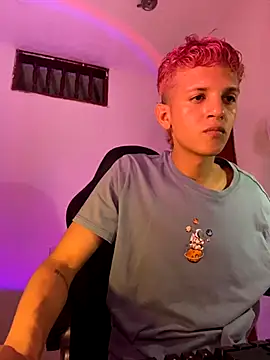 tylernova online show from November 14, 4:59 am