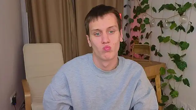 hun1er steele online show from October 21, 9:06 pm