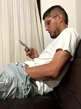 mirallesandbig online show from January 11, 12:15 am