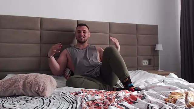 BriannSmith online show from April 22, 10:31 am