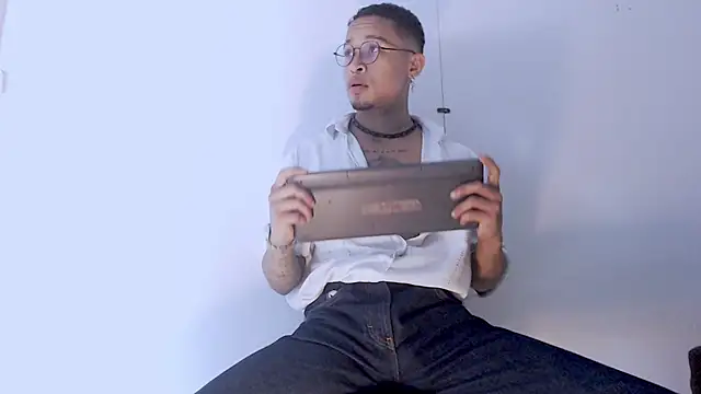 Jayden Morris online show from March 7, 7:44 pm