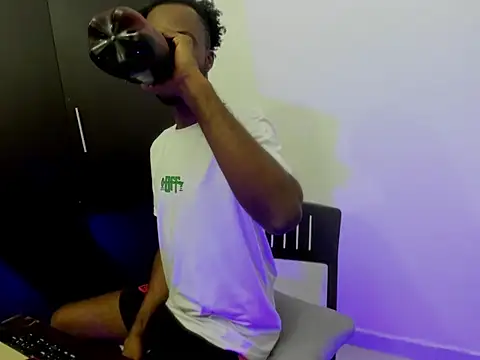 BenhtenBlack25 online show from February 6, 7:16 am