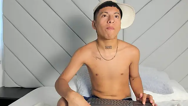 little kris1 online show from November 10, 12:32 pm