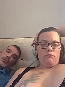 petitcouple online show from October 14, 4:25 pm