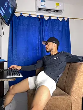 Kylian Alessandro online show from November 20, 1:43 pm