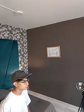 Aaron Eze online show from March 12, 12:13 pm