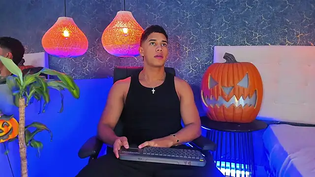 Zayne cross online show from October 20, 5:11 am