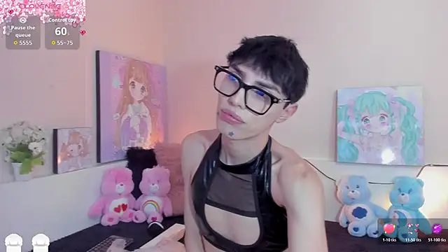 Strawberry Kitty  online show from January 16, 4:26 am