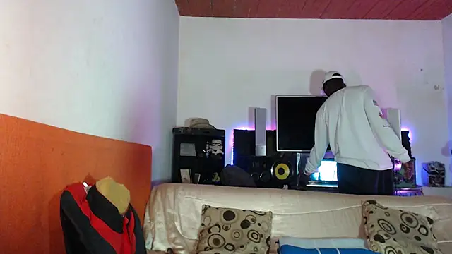 Black Paradice online show from January 6, 4:33 pm