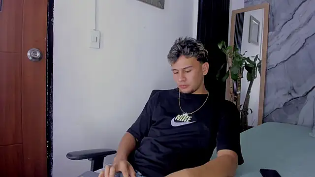 Alan-Smith1 online show from November 15, 8:11 pm