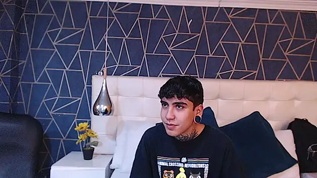 SantiOlsen online show from October 29, 11:24 am