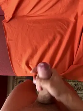 iCum uCum online show from December 3, 7:58 am