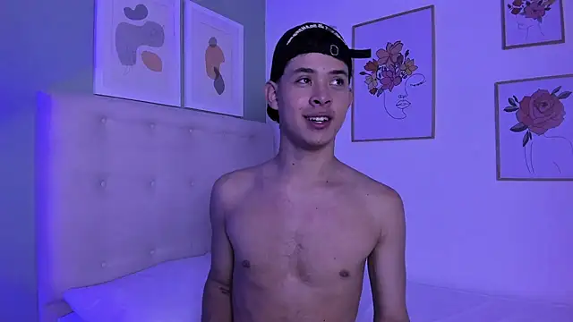 ApoloRicci online show from January 9, 9:31 pm