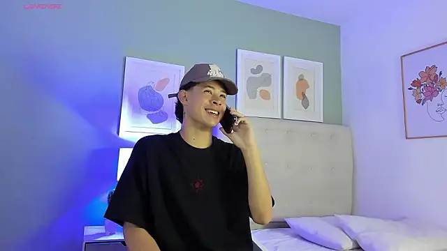 ApoloRicci online show from February 25, 8:21 pm