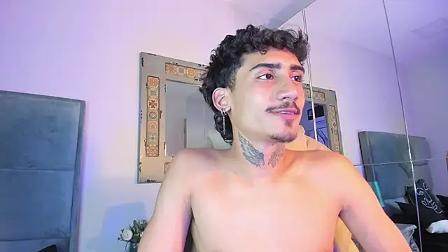 Mr Strike online show from December 20, 7:43 pm