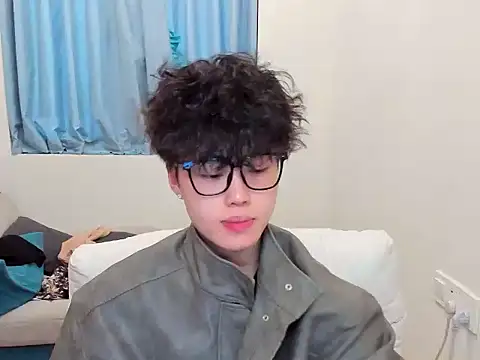 L1kuto online show from November 8, 8:17 am