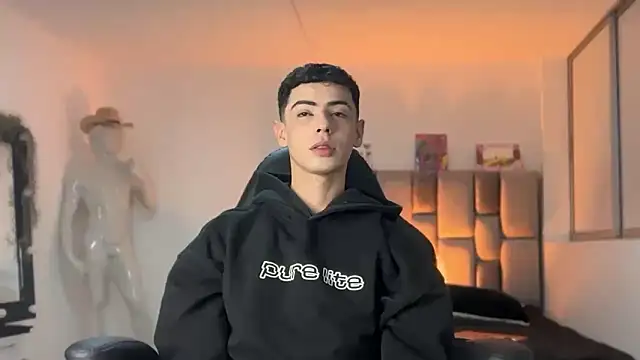 Sebastian Reed online show from March 2, 5:08 am