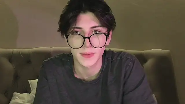 Oliver star boy  online show from February 12, 7:31 pm