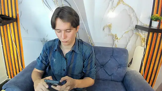 Snapshot of Aaron_LatinMen chatting on October 24, 6:42 pm Aaron LatinMen online show from October 24, 6:42 pm