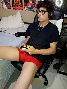 Ais B10 online show from April 18, 7:04 pm