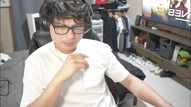 Ais B10 online show from February 6, 5:37 am