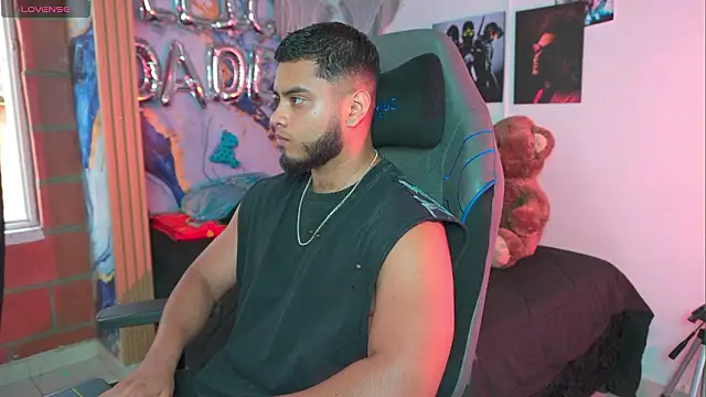 Tiler wolker online show from March 26, 10:14 pm